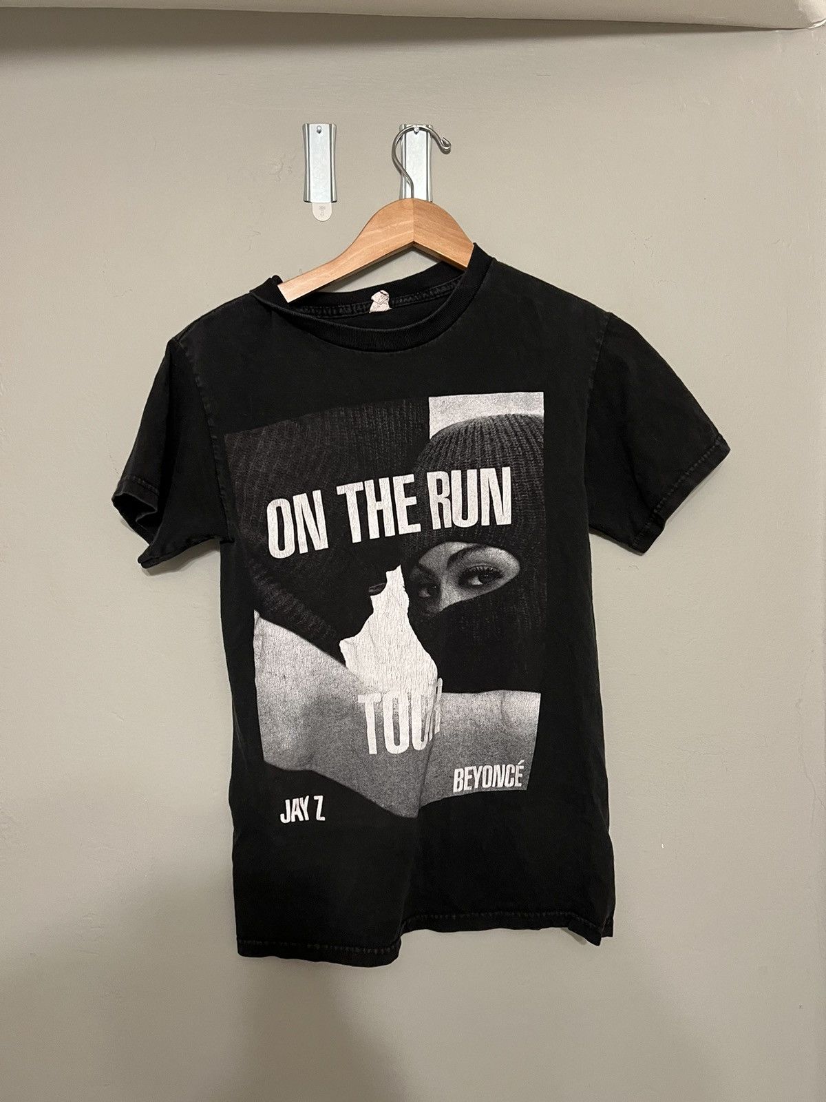 Vintage Jayz Beyonce On The Run Tour Shirt Hoodie, Sweatshirt | PodTeesHub.com