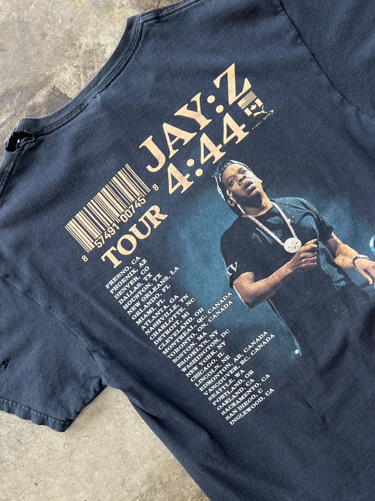 Vintage Jay Z 4 44 Tour Date Parking Lot Boot Concert Tee Medium Hoodie, Sweatshirt | PodTeesHub.com