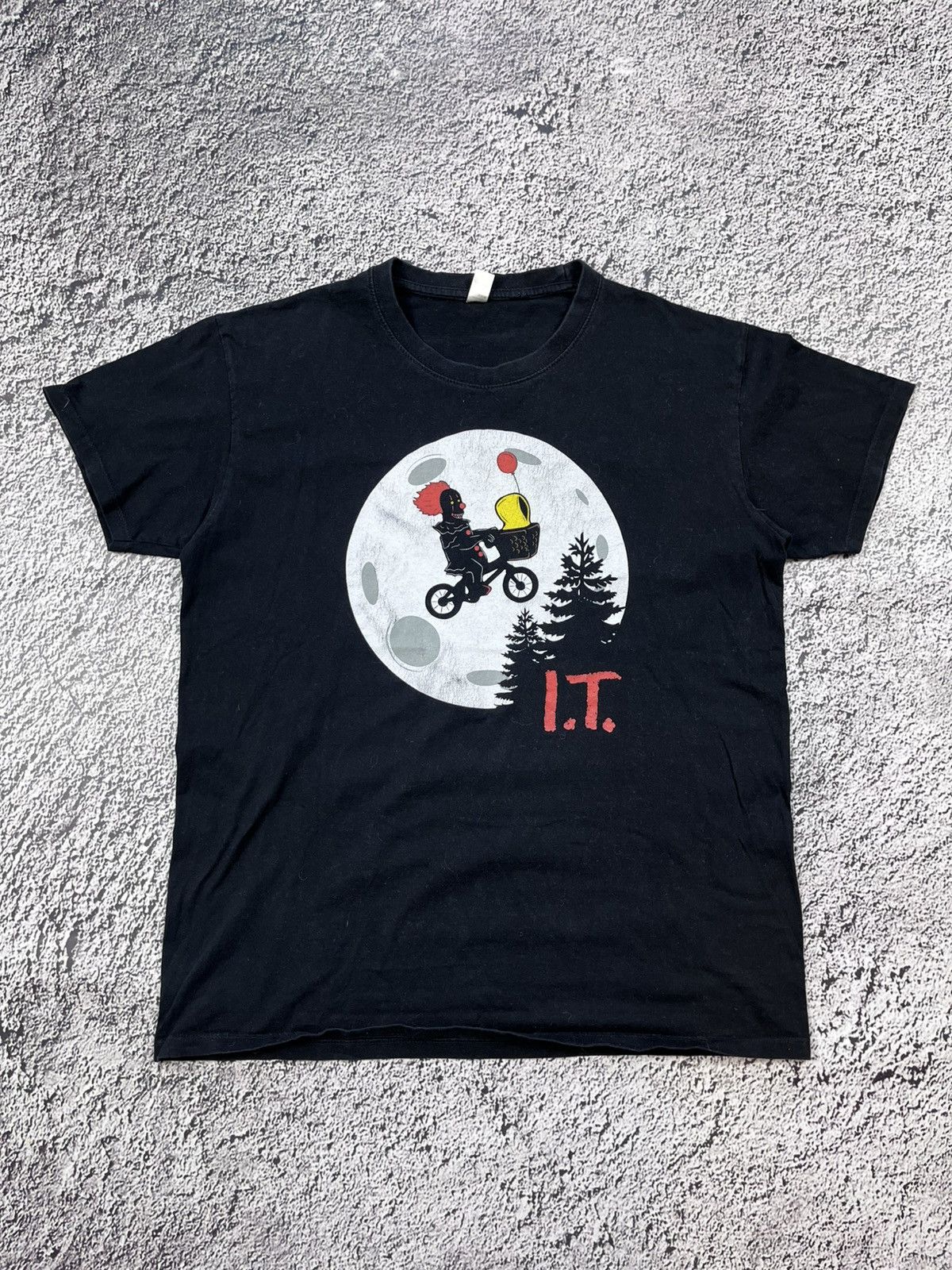 Vintage Y2k It Logo Horror Movie Tee Streetwear Size L Hoodie, Sweatshirt | PodTeesHub.com