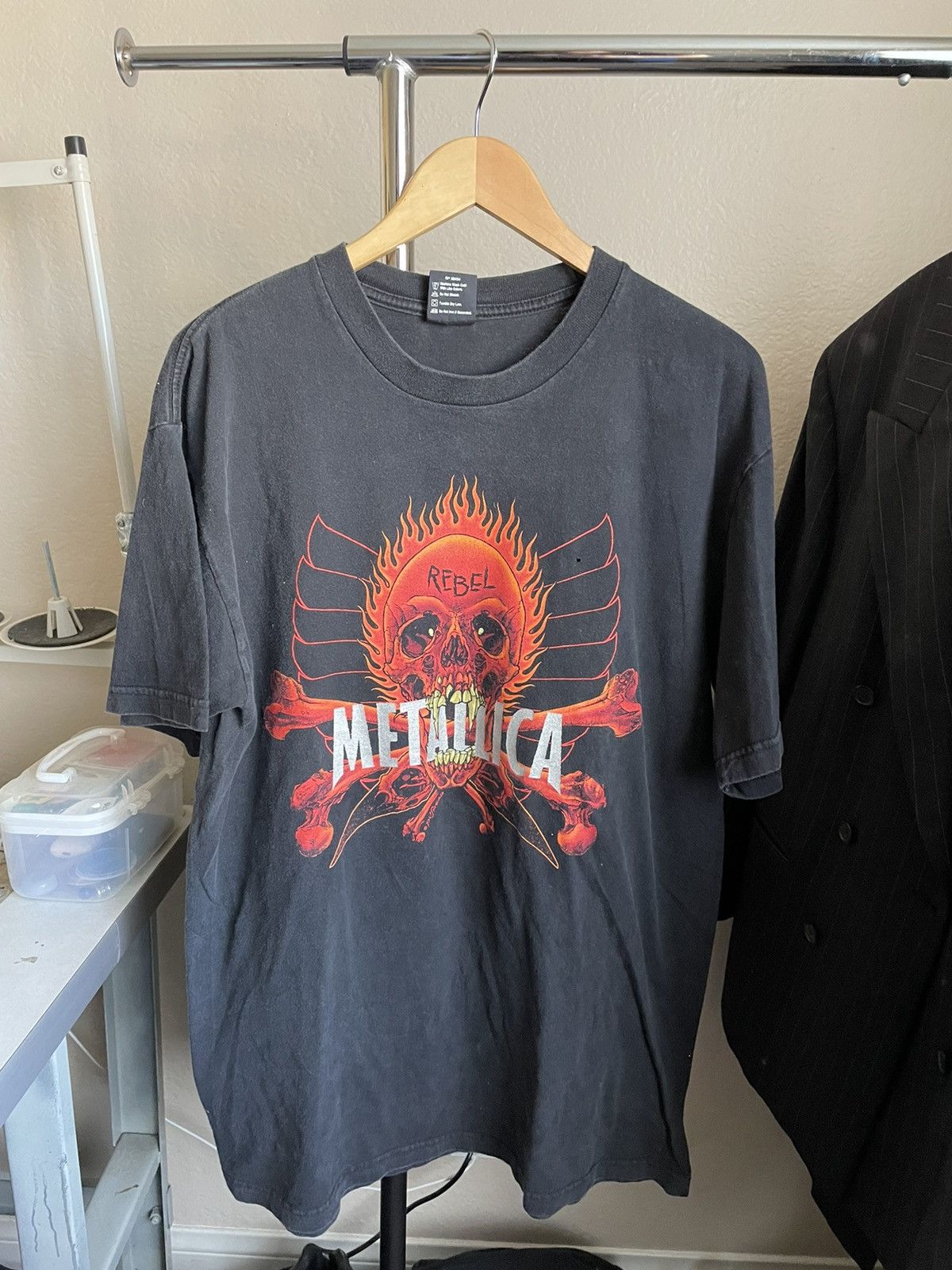 Metallica X Vintage Vintage Metallica Giant Tee Hoodie, Sweatshirt | PodTeesHub.com