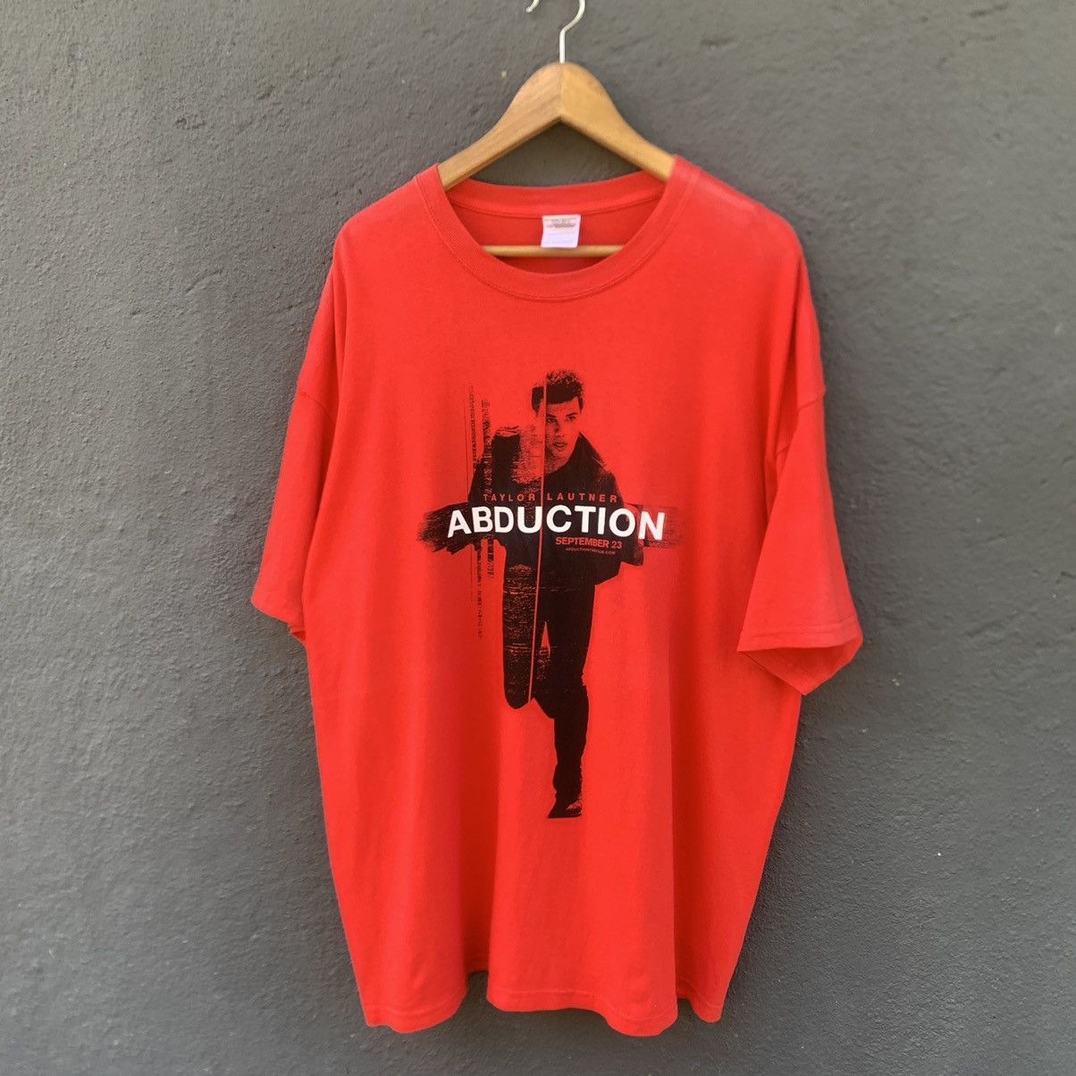 Other Thrashed Vintage Abduction Taylor Lautner Movie Tee Hoodie, Sweatshirt | PodTeesHub.com