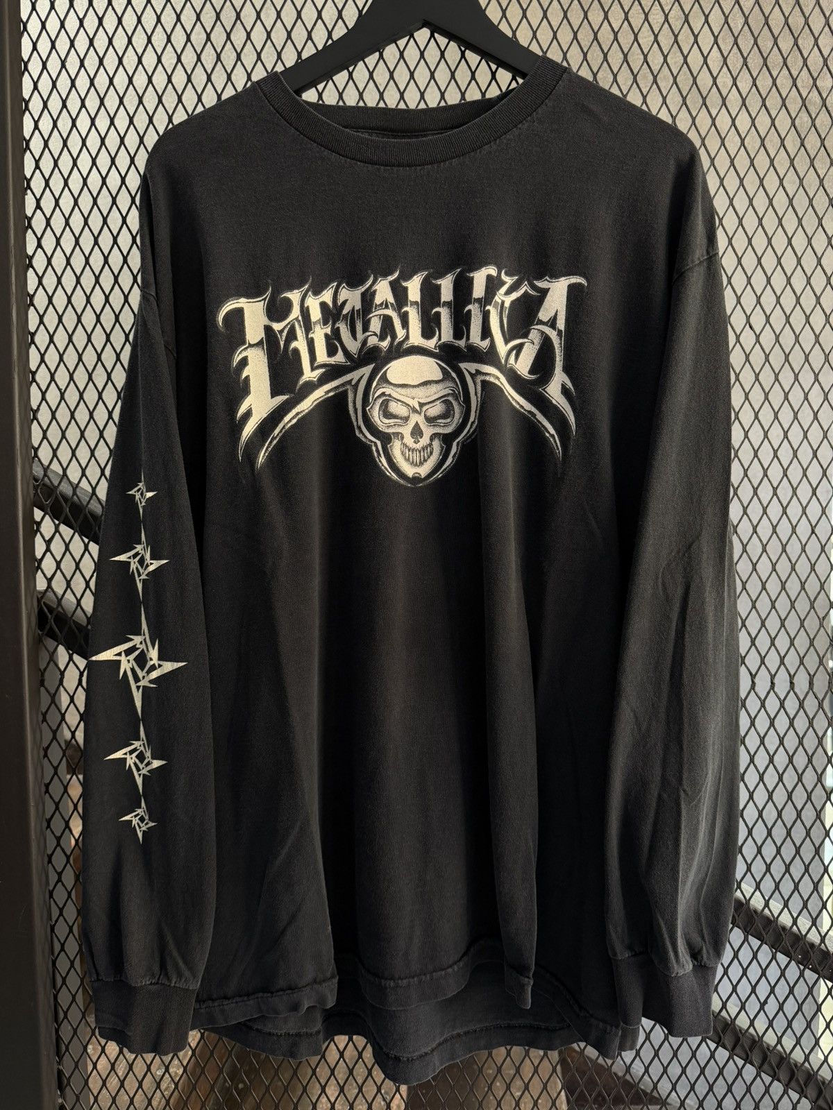 Vintage 2004 Metallica Long Sleeve T-Shirts, Hoodie, Sweatshirt | PodTeesHub.com