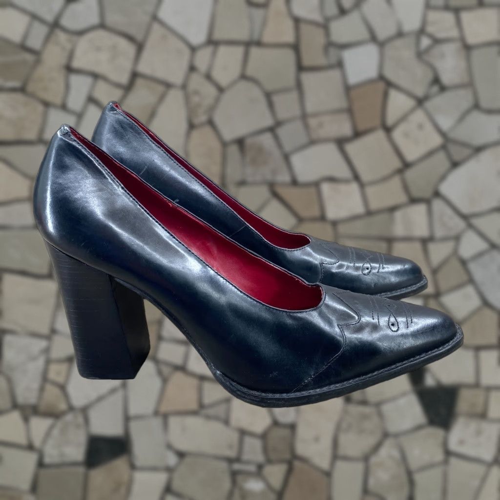 Xoxo Leather Classic Block Heel Pumps Pointed Toe Women S Size 10 Us Black T-Shirts, Hoodie, Sweatshirt | PodTeesHub.com