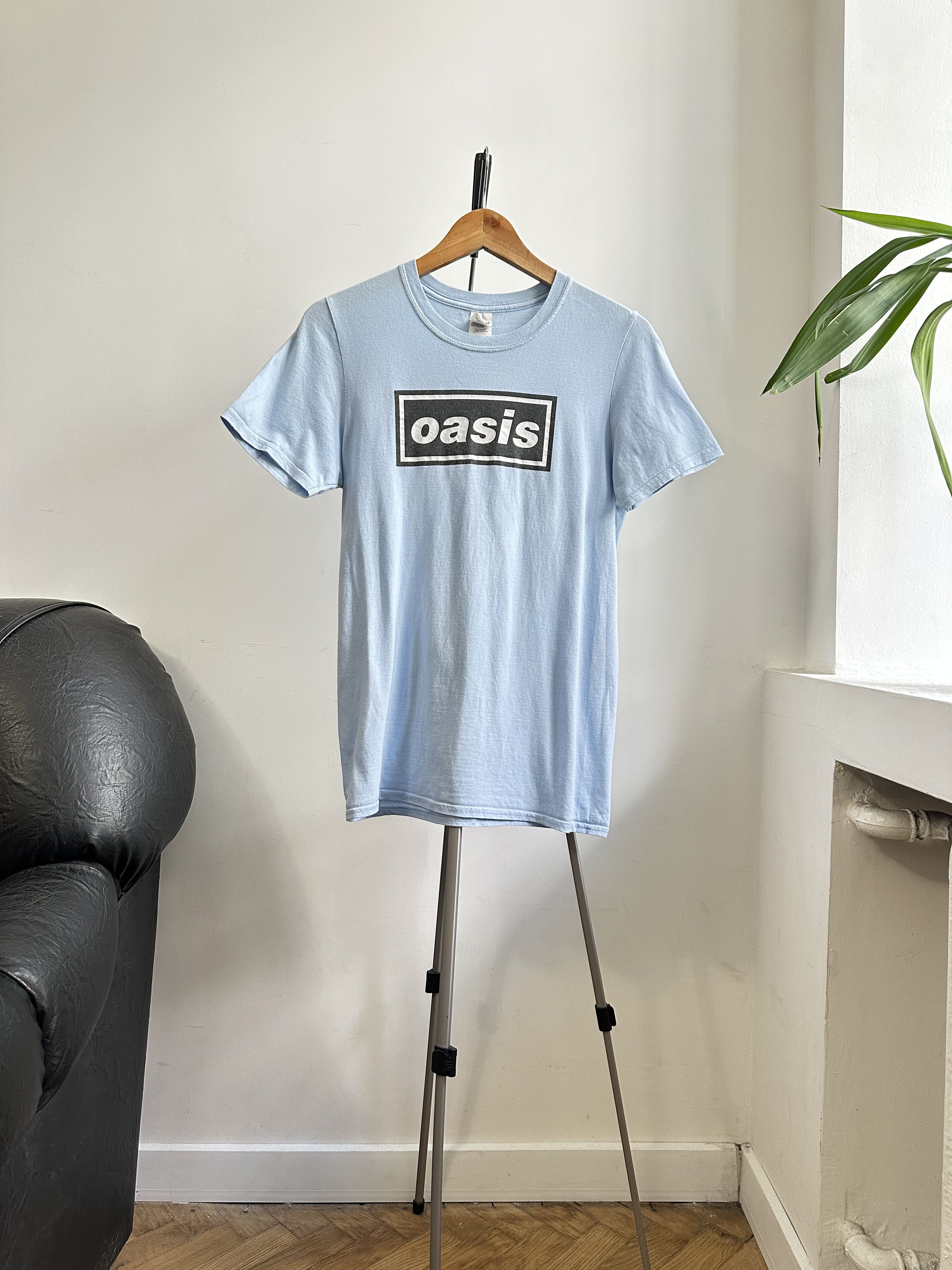 Band Tees Oasis Definitely Maybe Blue Box Logo T Shirt Men S Small Hoodie, Sweatshirt | PodTeesHub.com