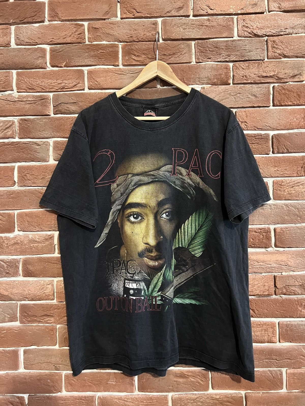 Rap X Vintage Rare 2pac Legends Live Forever Vintage Rap Band Tupac 00 T-Shirts, Hoodie, Sweatshirt