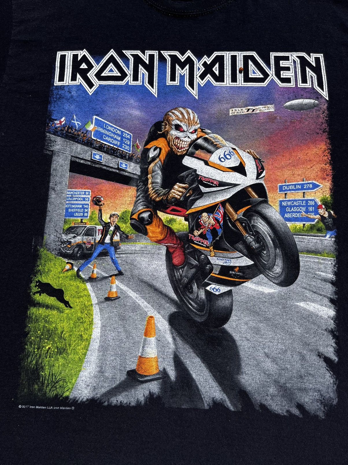 Maiden Iron Maiden The Book Of Souls British And Irish Tour 2017 T-Shirts, Hoodie, Sweatshirt | PodTeesHub.com