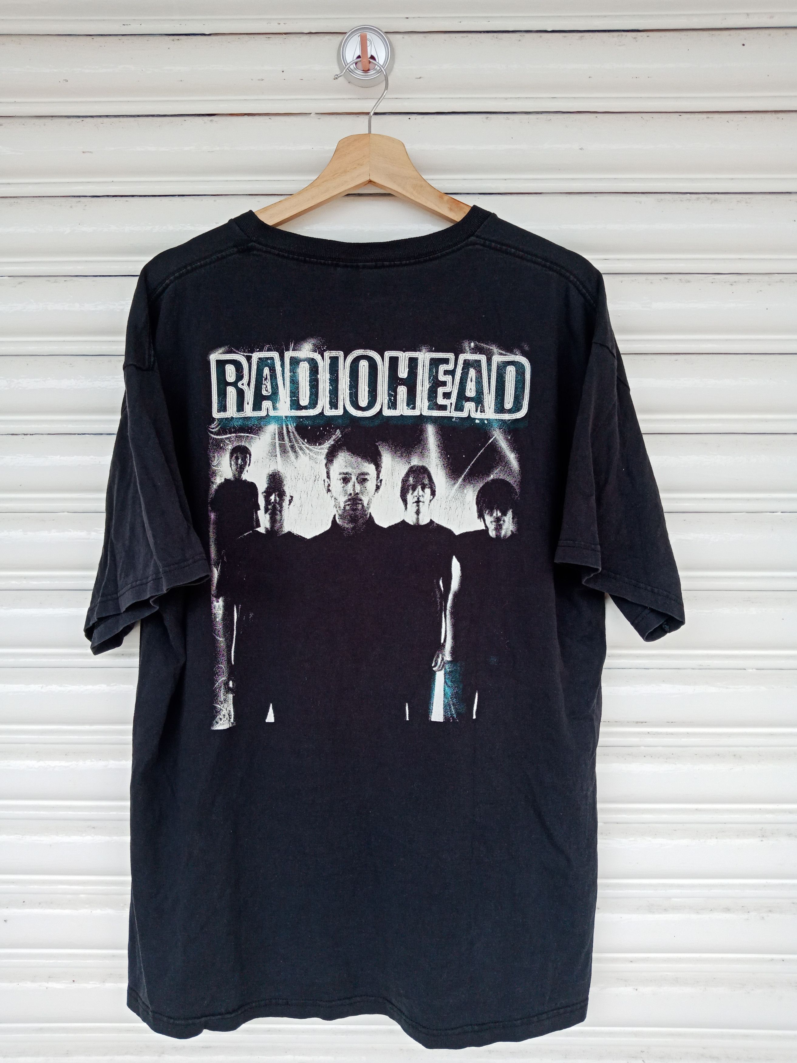 Band Tees Vintage Radiohead Member Vip Tour Hoodie, Sweatshirt | PodTeesHub.com
