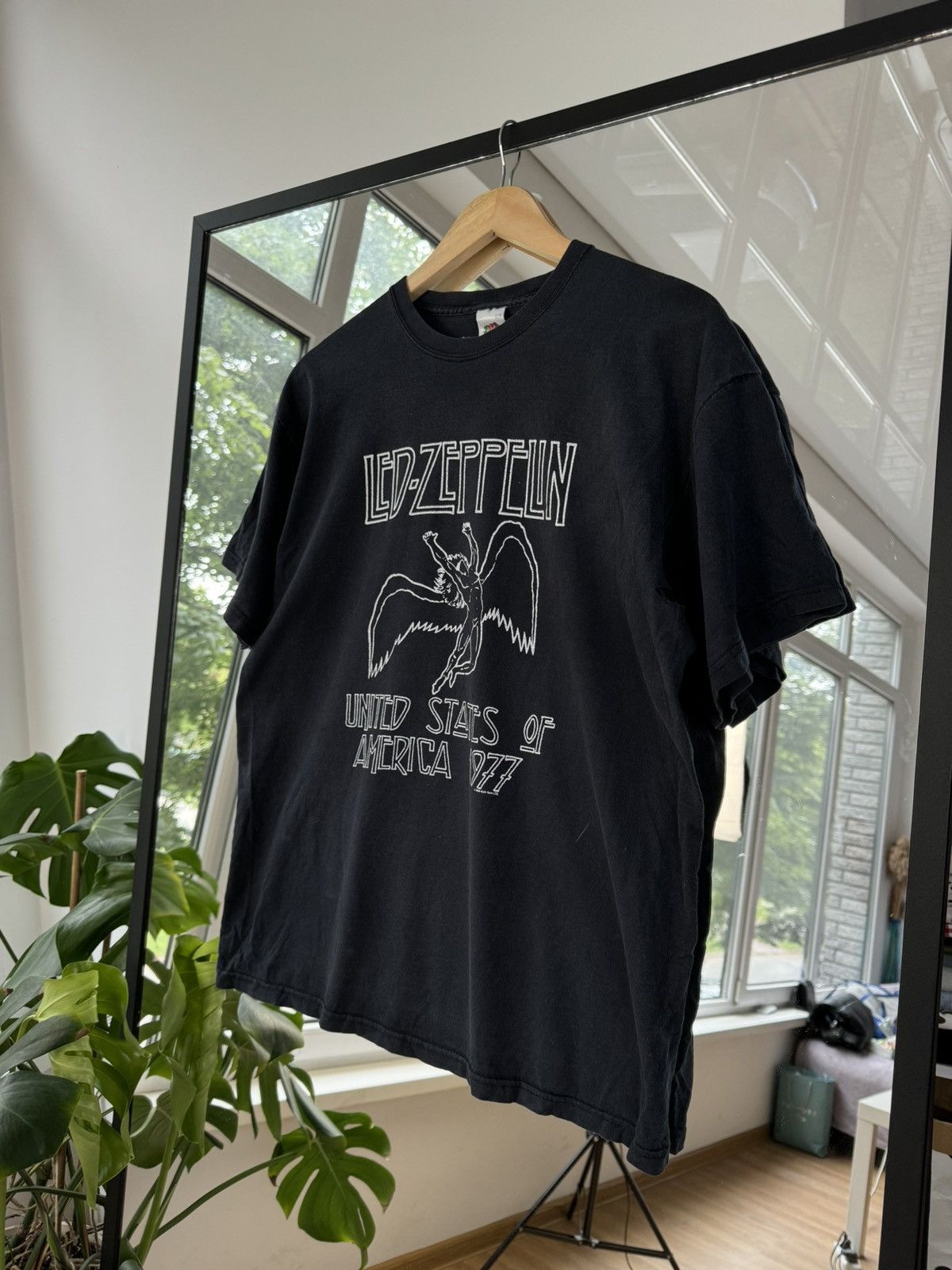 Led Zeppelin X Vintage Led Zeppelin 2000 Vintage T Shirt Hoodie, Sweatshirt | PodTeesHub.com
