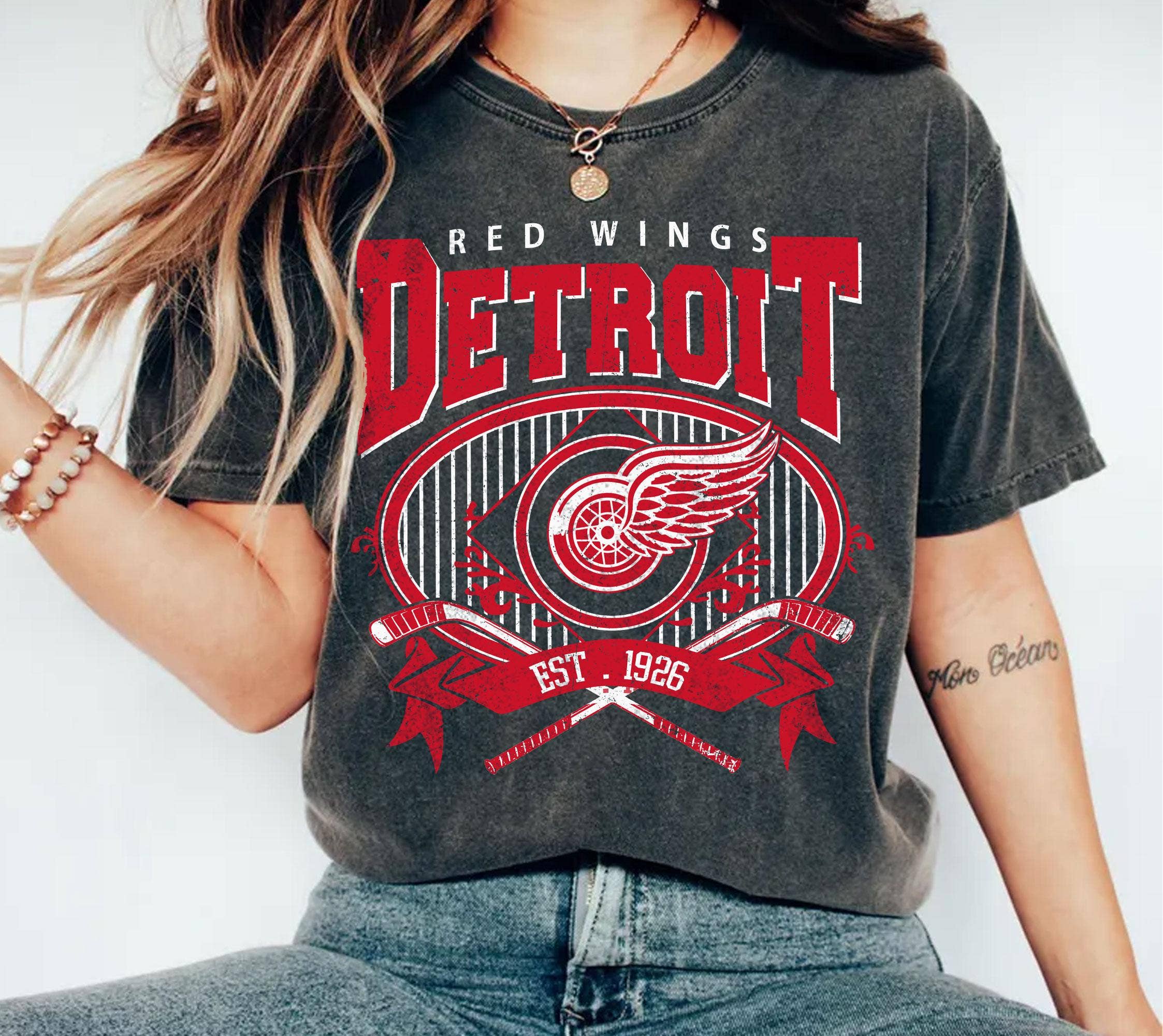 Detroit Red Wings Hockey Vintage 90s Retro Team Shirt Hoodie, Sweatshirt | PodTeesHub.com