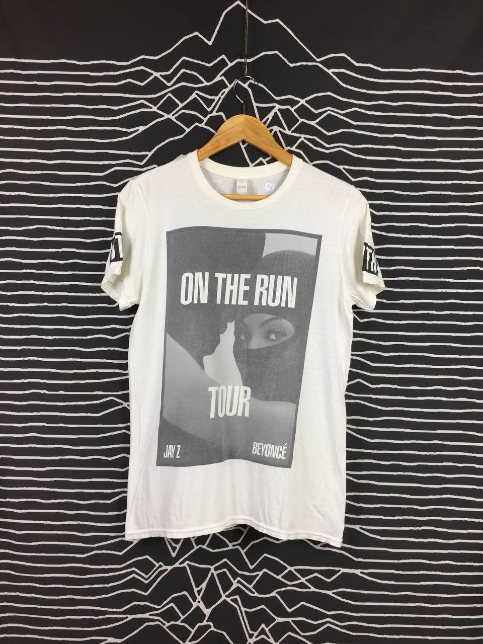 Jay Z X Rap Tees Vtg Jay Z Beyonce On The Run Tour Rap Tees Hoodie, Sweatshirt | PodTeesHub.com