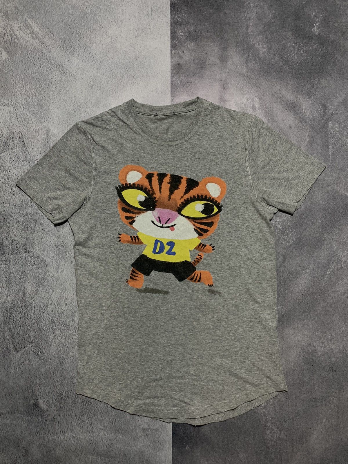 Vintage Y2k Dsquared2 T Shirt Big Logo Streetwear Size S Hoodie, Sweatshirt | PodTeesHub.com