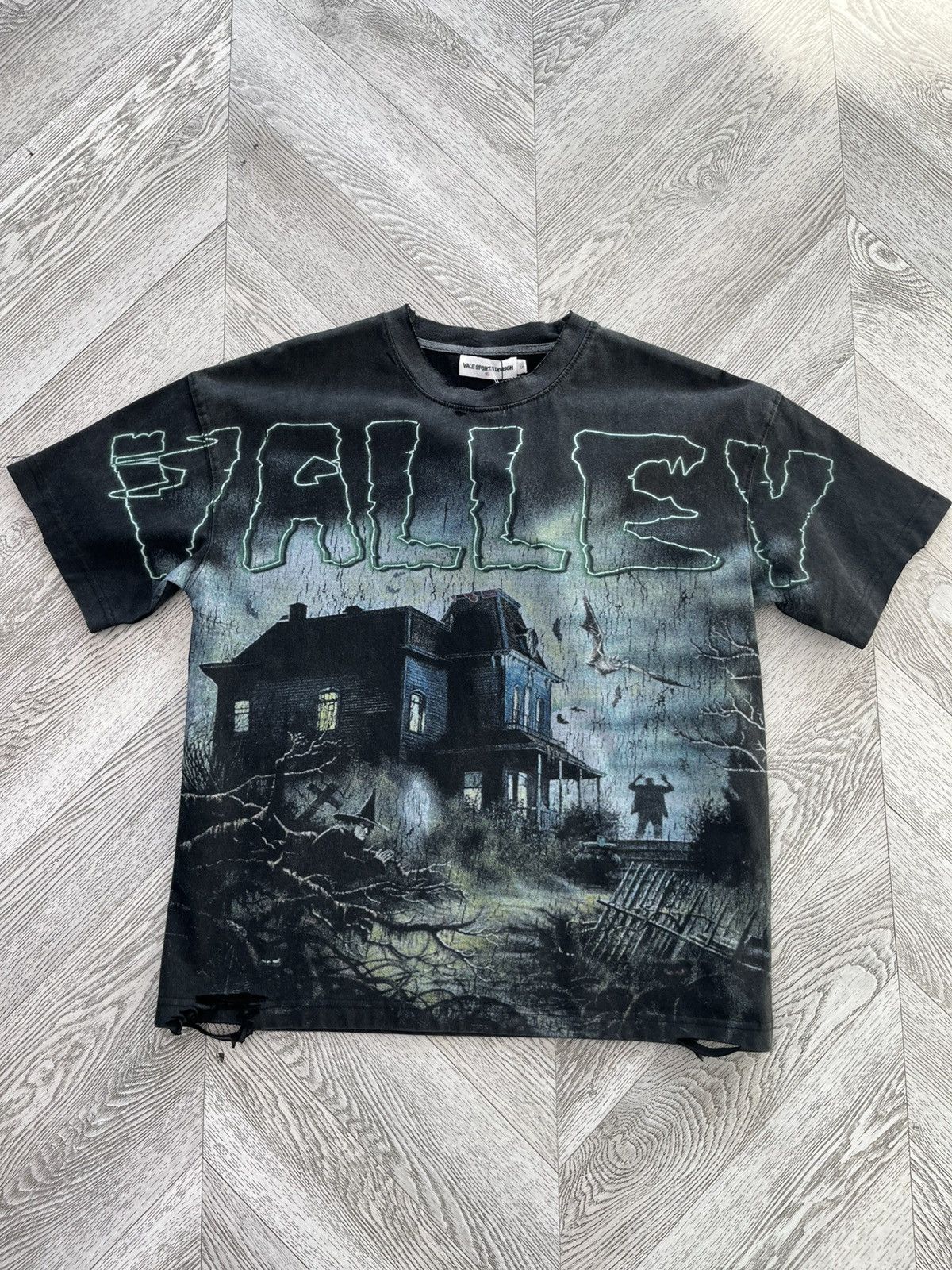 Vale Lives Horror Tee Black Hoodie, Sweatshirt | PodTeesHub.com