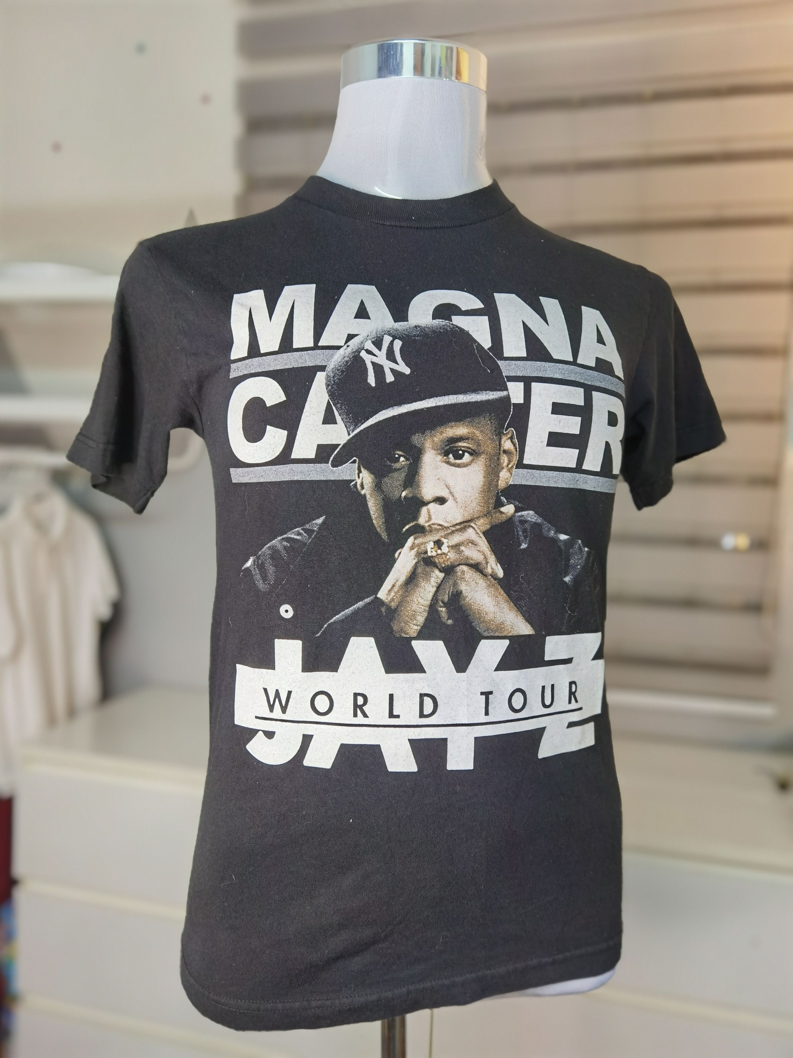 Rap Tees X Vintage T1 Jay Z Magna Carta Rap Tees Tour Tee Hoodie, Sweatshirt | PodTeesHub.com