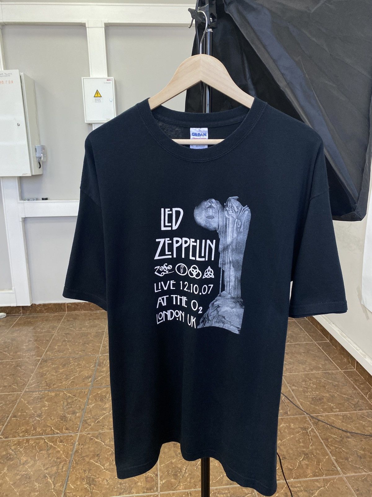 Zeppelin Vintage Led Zeppelin 1968 Concert Reprint 2007 T-Shirts, Hoodie, Sweatshirt