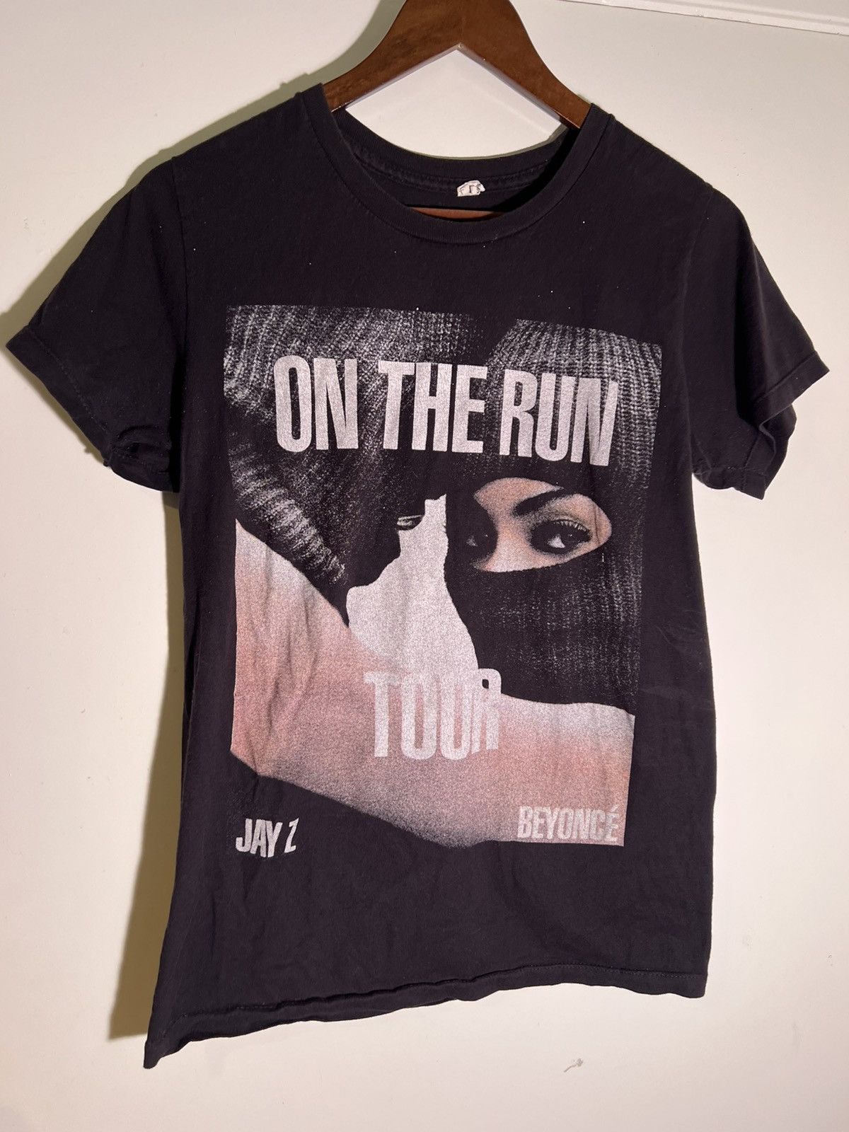 Rap Tees On The Run Beyonce Jay Z Rap R B Pop Hip Hop Tour T Shirt Hoodie, Sweatshirt | PodTeesHub.com