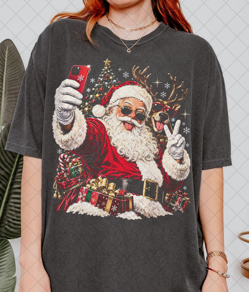 Comfort Colors Santa Selfie Christmas Reindeer Tee Santa Claus Holiday Ugly Xmas Festive Christmas (1)