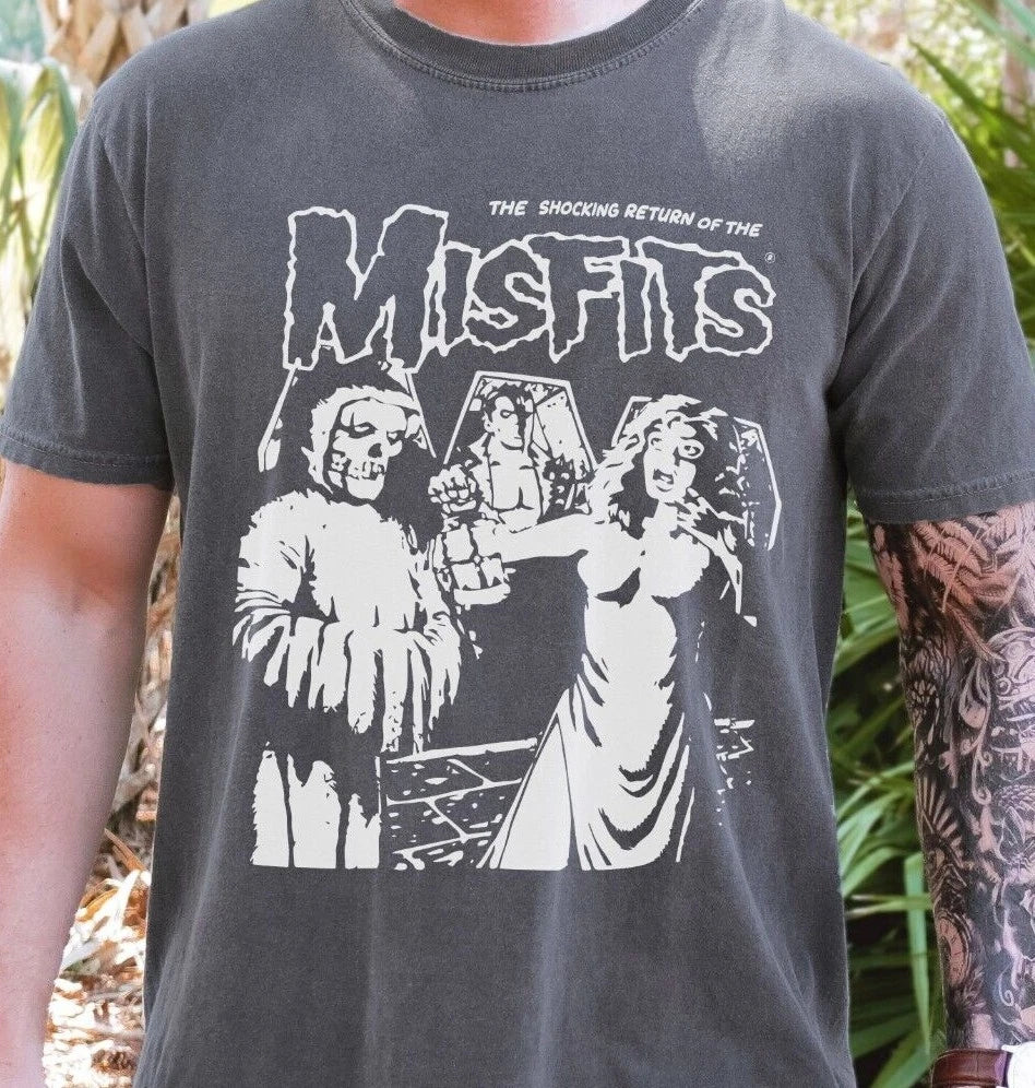 Misfits Shocking Return T-Shirt 80s Punk on Vintage Blac Comfort Colors 1717 Tee