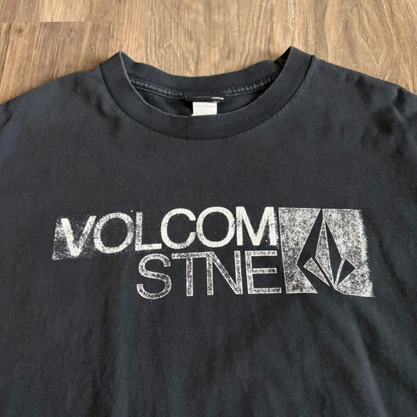 Vintage Volcom Stone T-Shirt Men's Size L Black Surf Skate Y2K California
