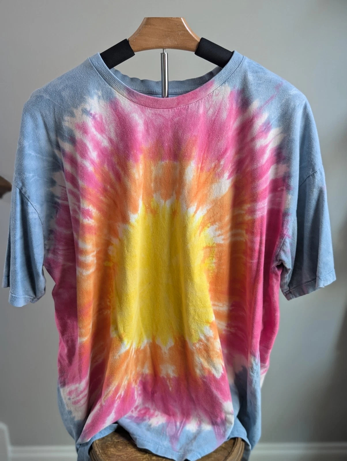 Forever 21 Men's Tie Dye Sunburst T-Shirt Size Large Y2K Festival Hippie Summer