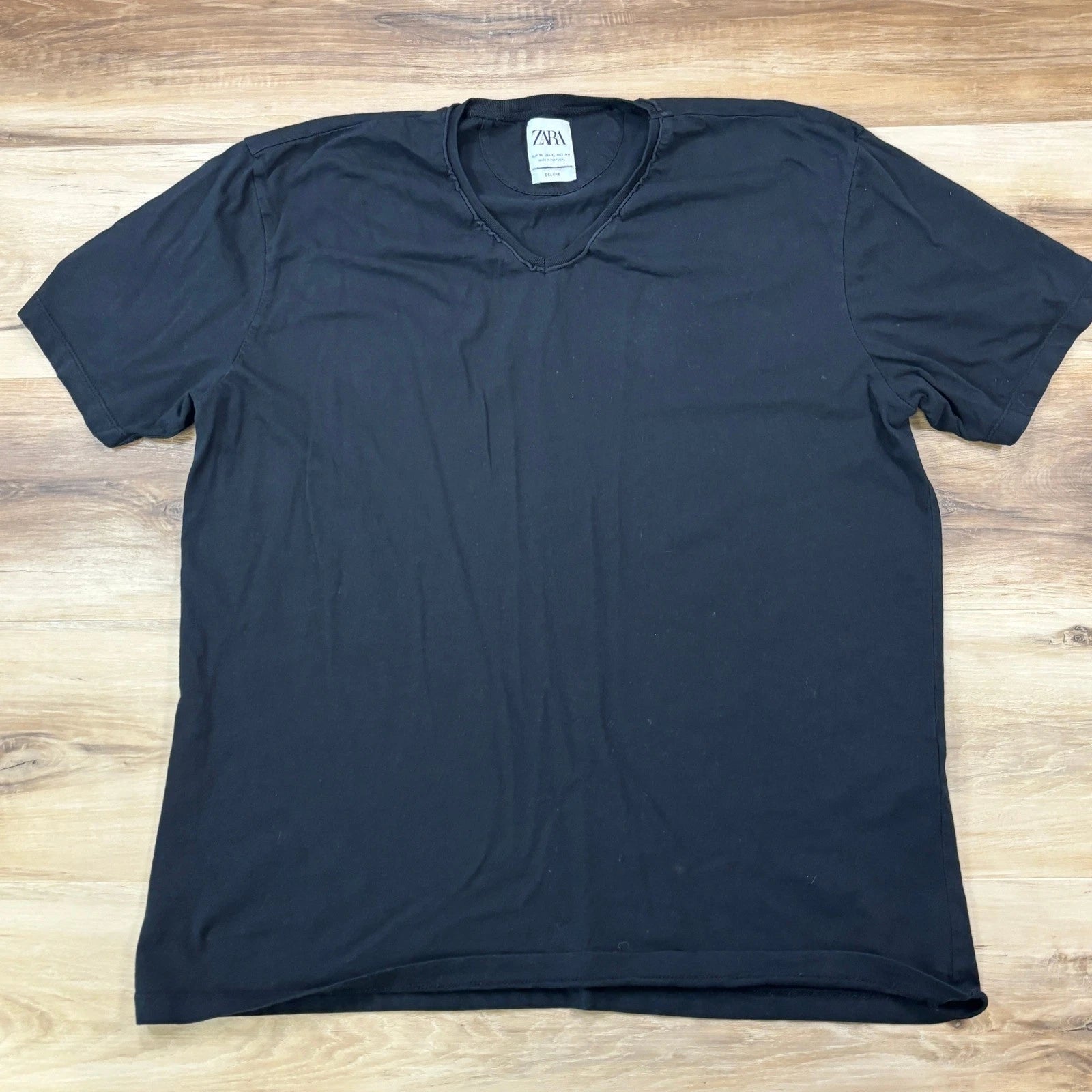 Zara T-Shirt Mens XL Deluxe Minimalist 100% Cotton V-Neck Black Casual Tee