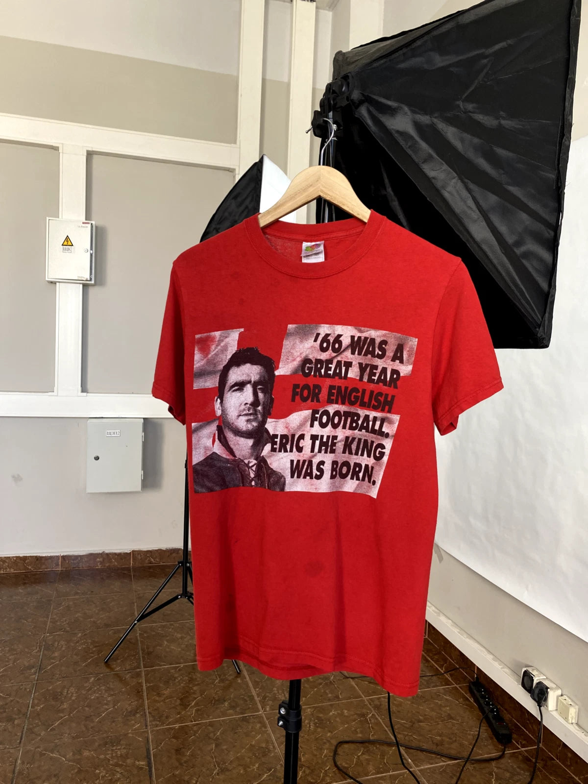 Vintage Eric Cantona t-shirt soccer legend rare retro hype Size S Color Red