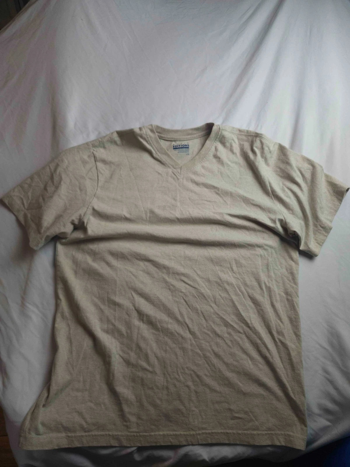 Basic Editions Shirt Mens Large Beige Short Sleeve V-Neck Tagless Minimalist