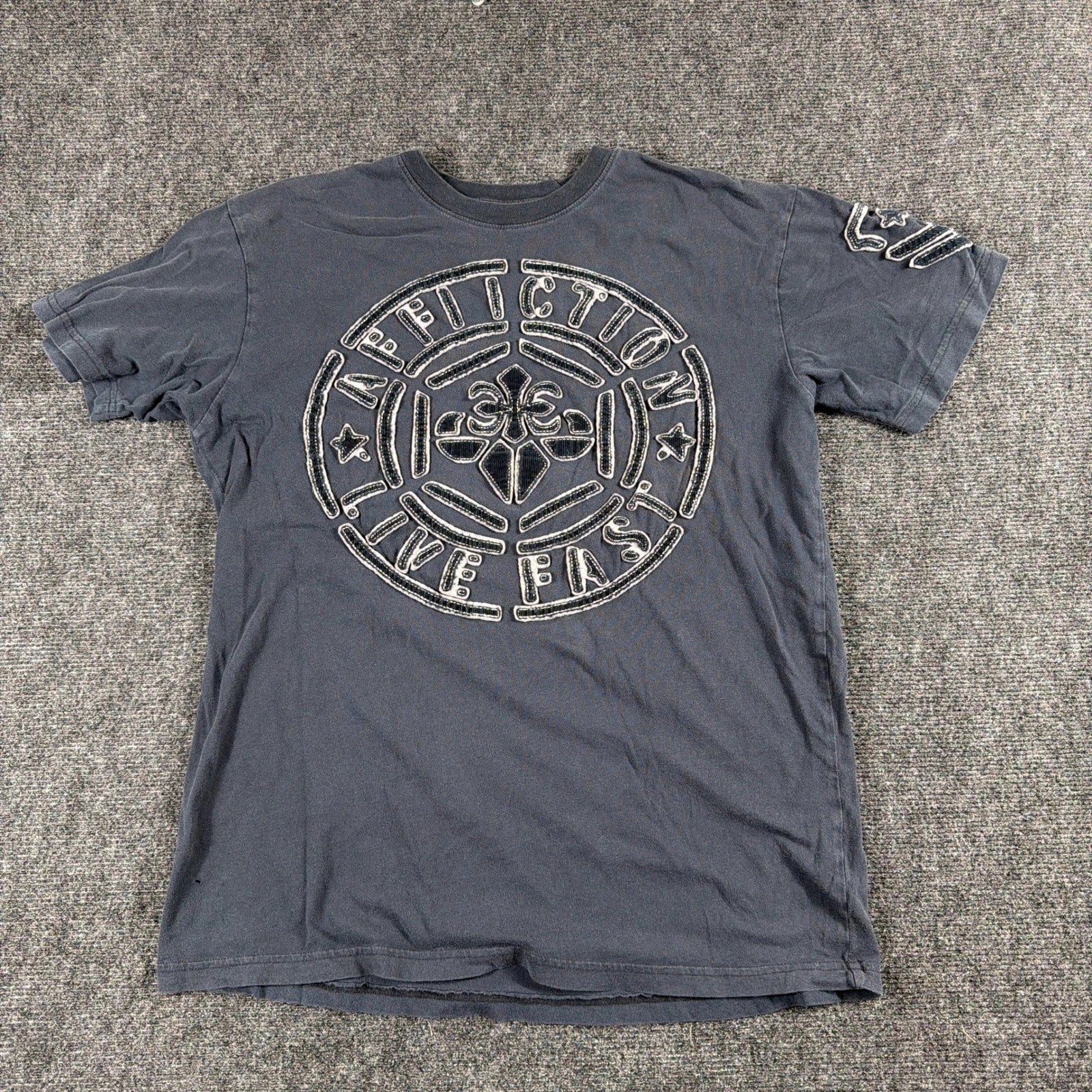 Affliction Live Fast Graphic T-Shirt Embroidered Patch Logo Large Charcoal Gray