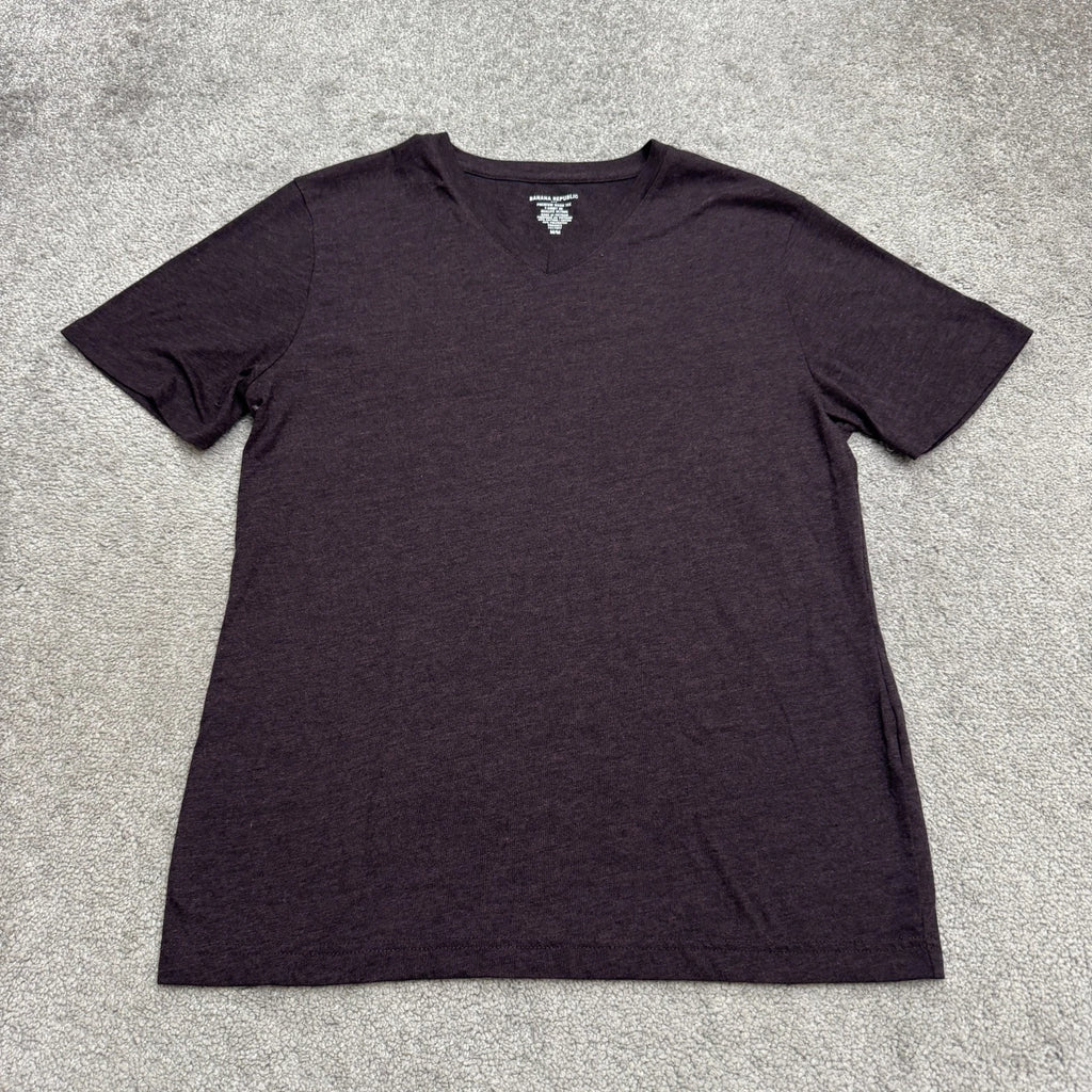 Banana Republic Premium Wash Basic V-Neck T-Shirt Mens Medium Dark Purple Tee