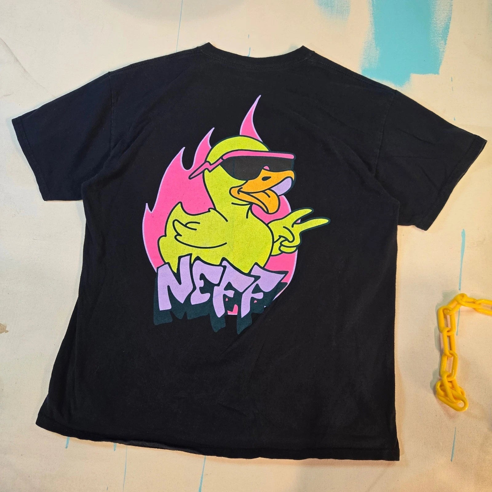 Neff Men L Black Duck T-Shirt Tee Flame Streetwear Hypebeast Skater Y2k 21x27