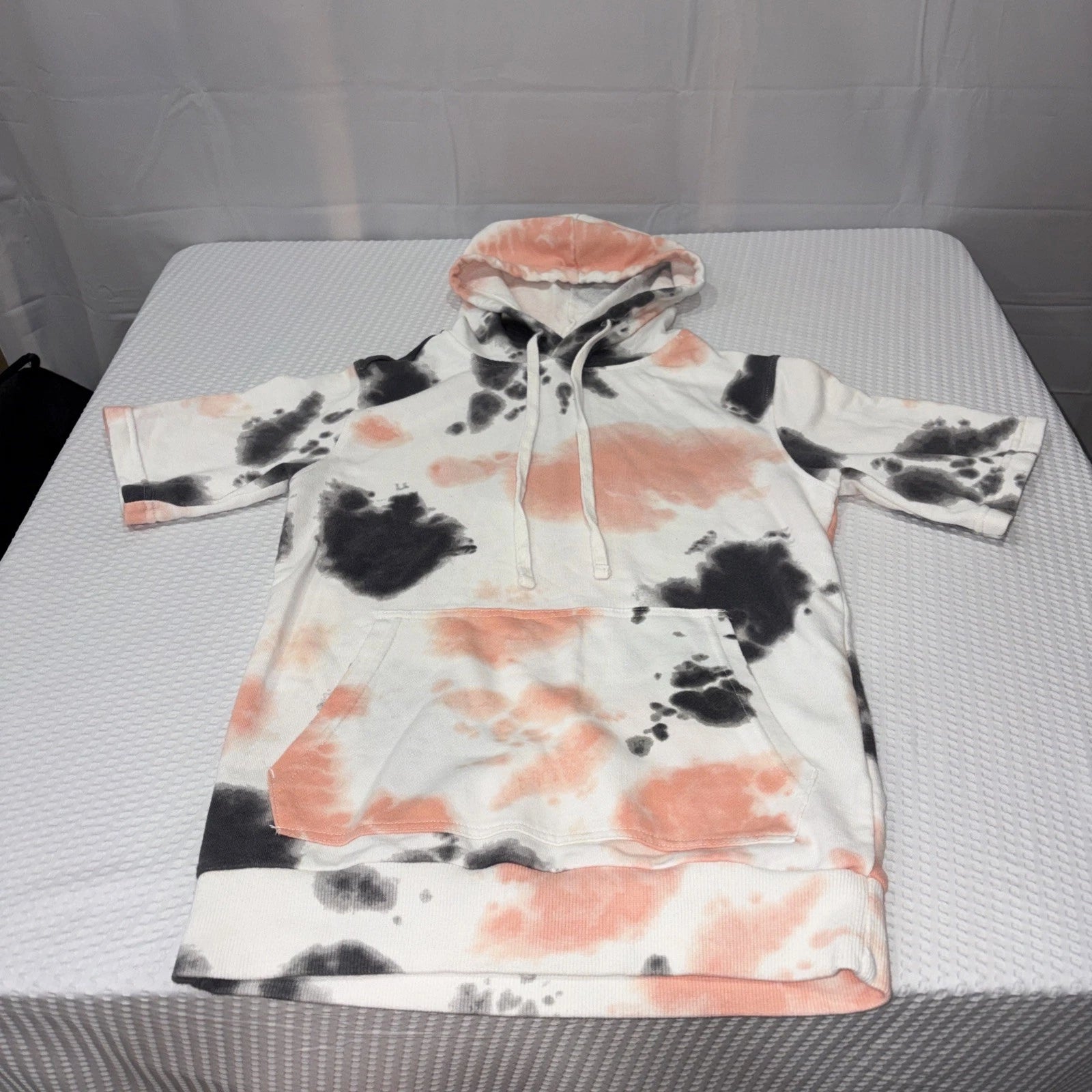No Boundaries Tie-Dye Short Sleeve Drawstring Hoodie Shirt  Mens Size XS (30-32)