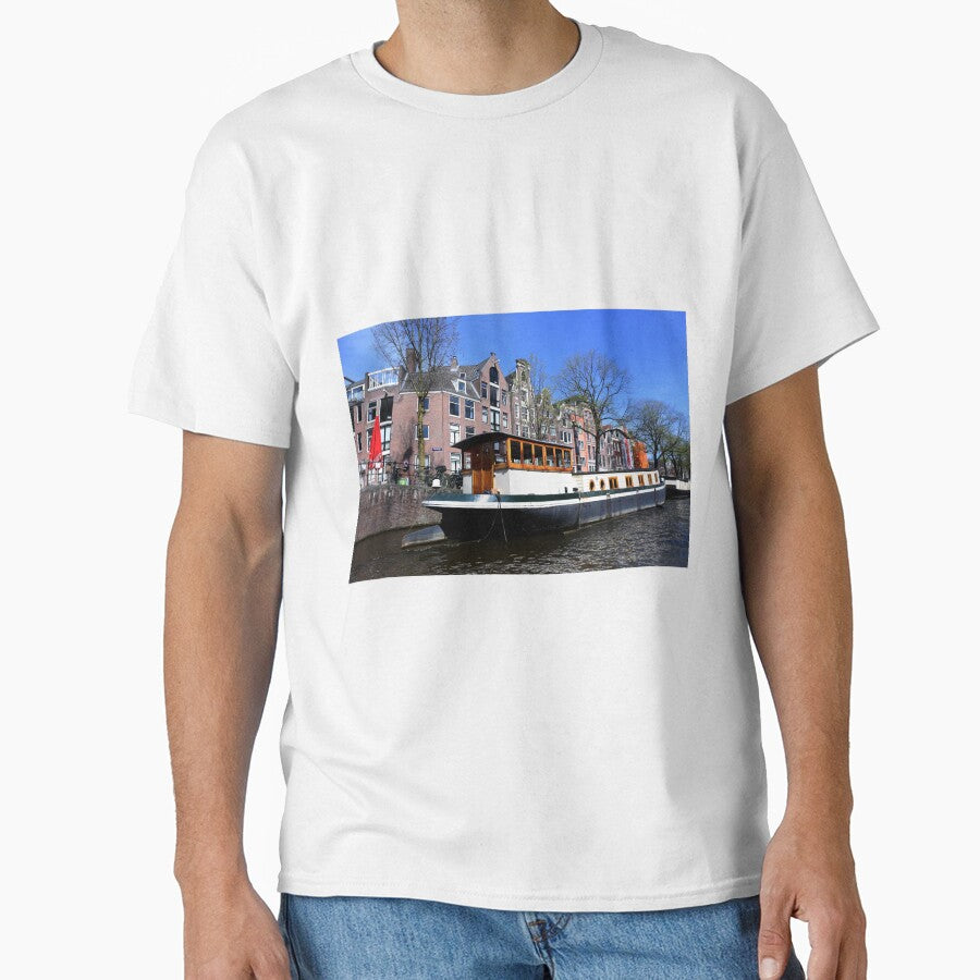 Houseboat in Amsterdam by annalisa56
