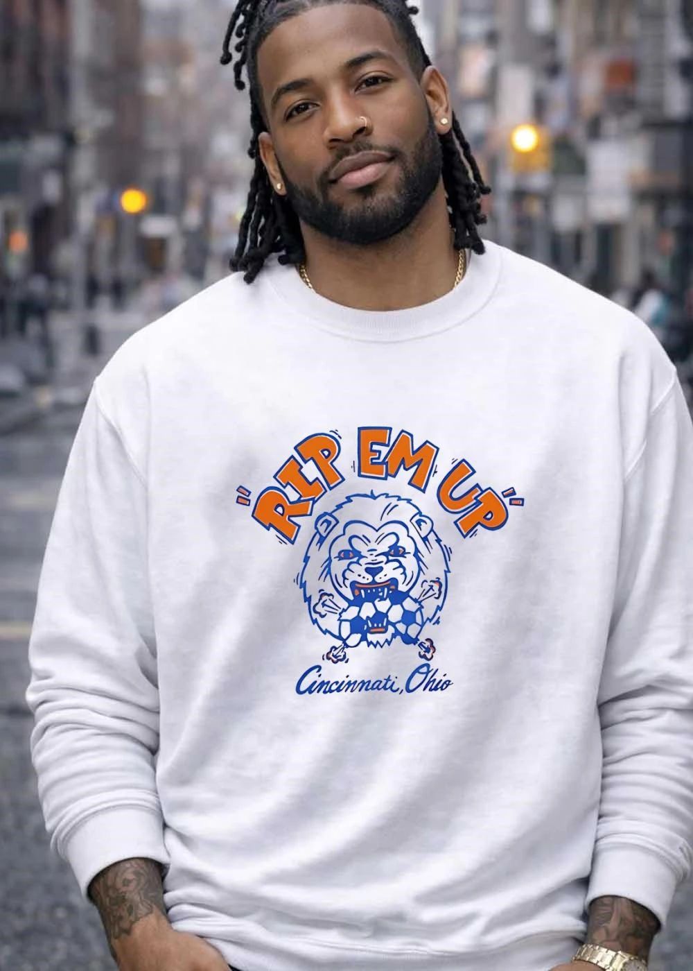 Cincinnati, Ohio Lion Rip Em Up Soccer T-Shirt