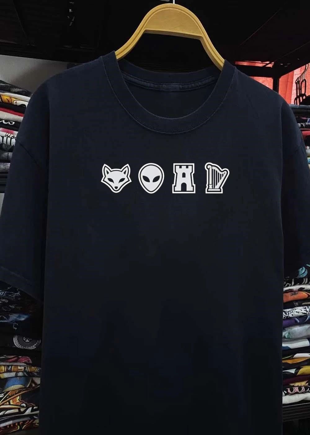 Fox animal alien extraterrestrial chess rook game piece harp musical instrument shirt