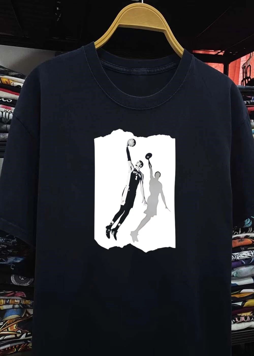 Spurs Victor Wembanyama Dunking 1 San Antonio Spurs T-Shirt