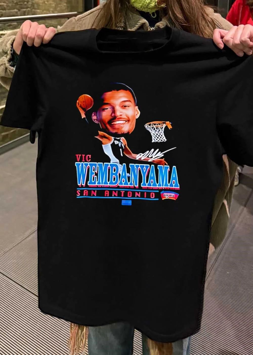 Vic Wembanyama Autograph Dunking Vic Wembanyama San Antonio Spurs T-Shirt
