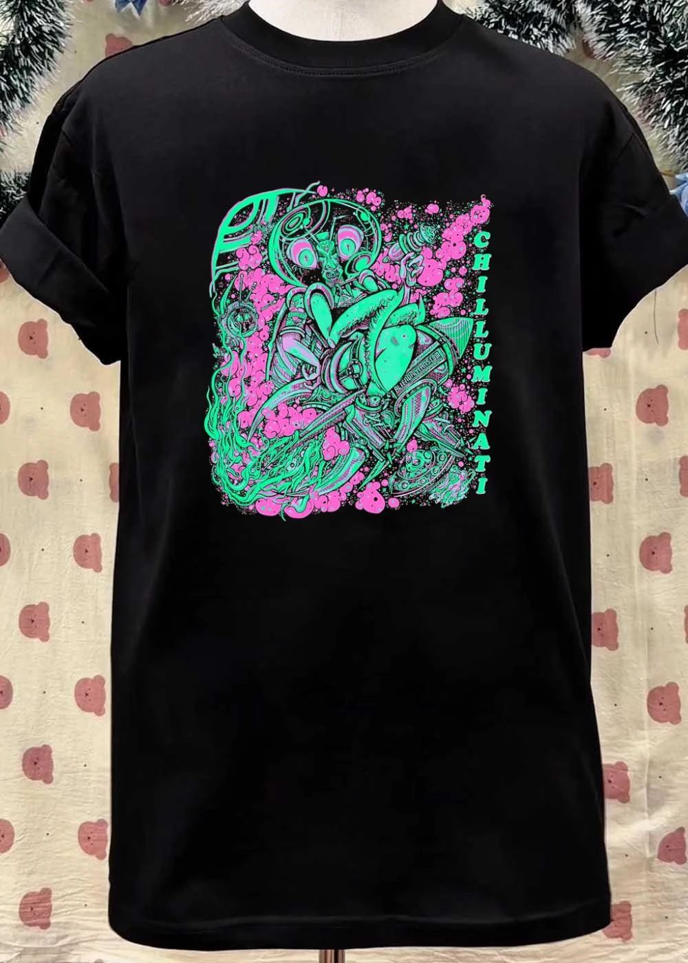 Chilluminati Neon Alien Chillum Pipe Shirt