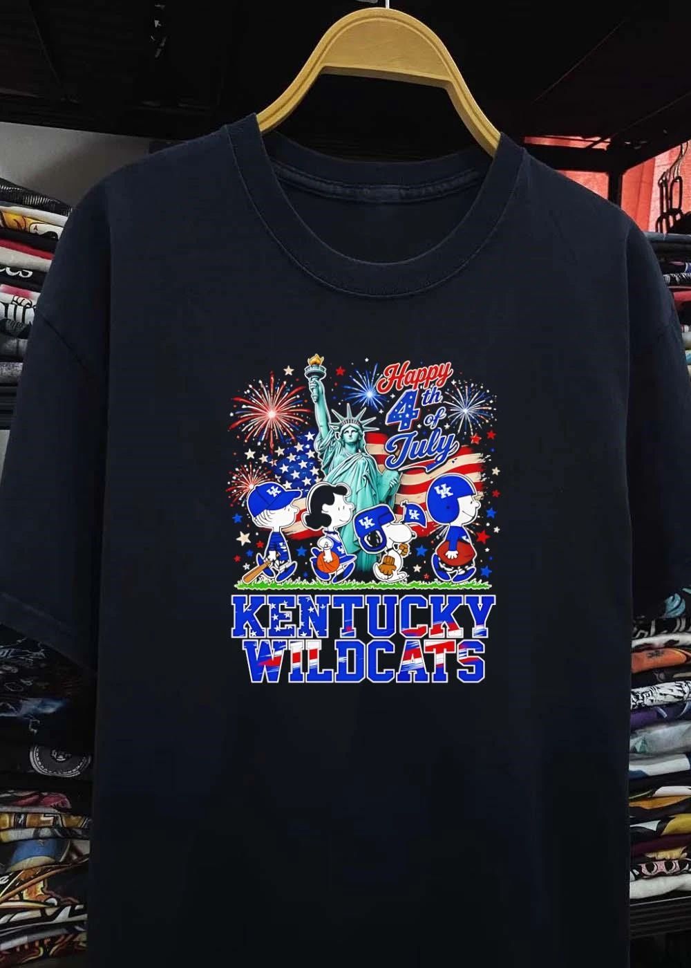 Peanuts Characters Celebrate Independence Day Happy 4th of July Kentucky Wildcats T-Shirt