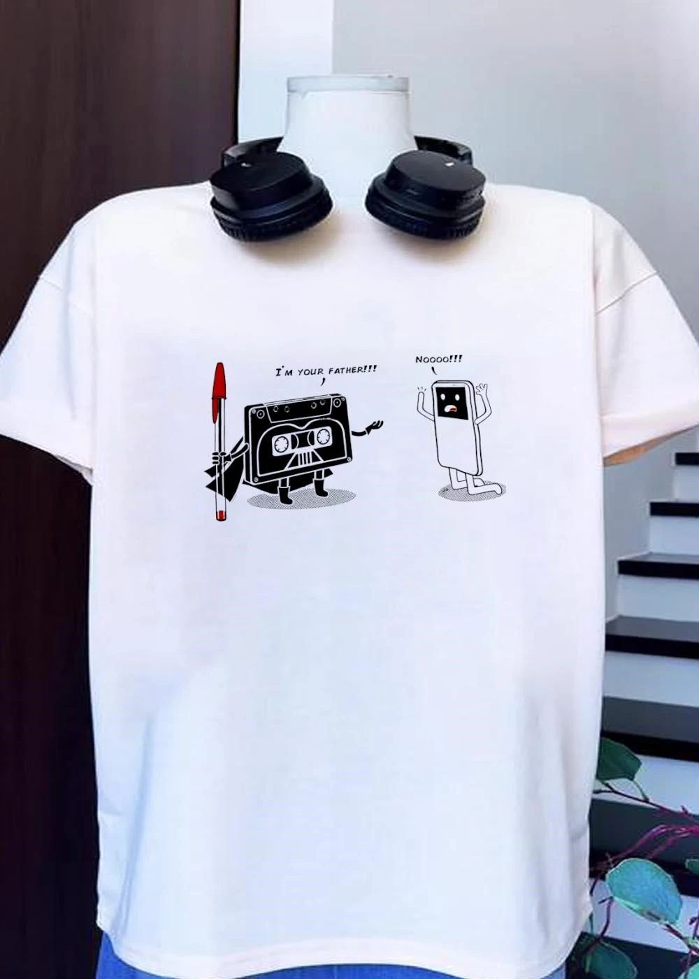 Cassette Tape Vader and iPod Funny Pop Culture I am Your Father Noooo T-Shirt