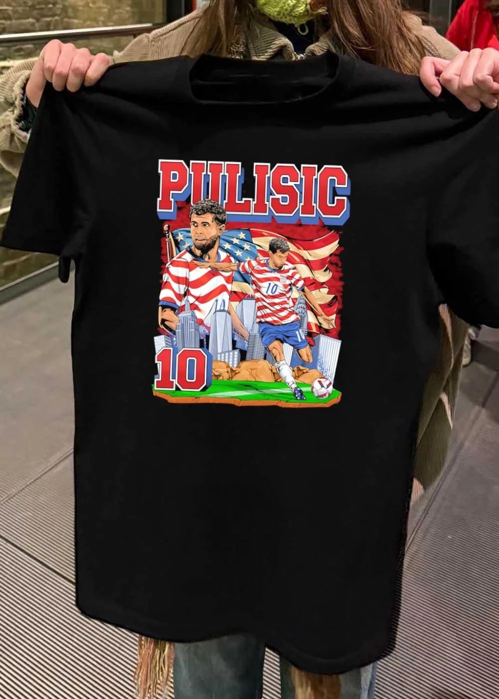 Pulisic Soccer Player Kicking Ball USA 10 T-Shirt