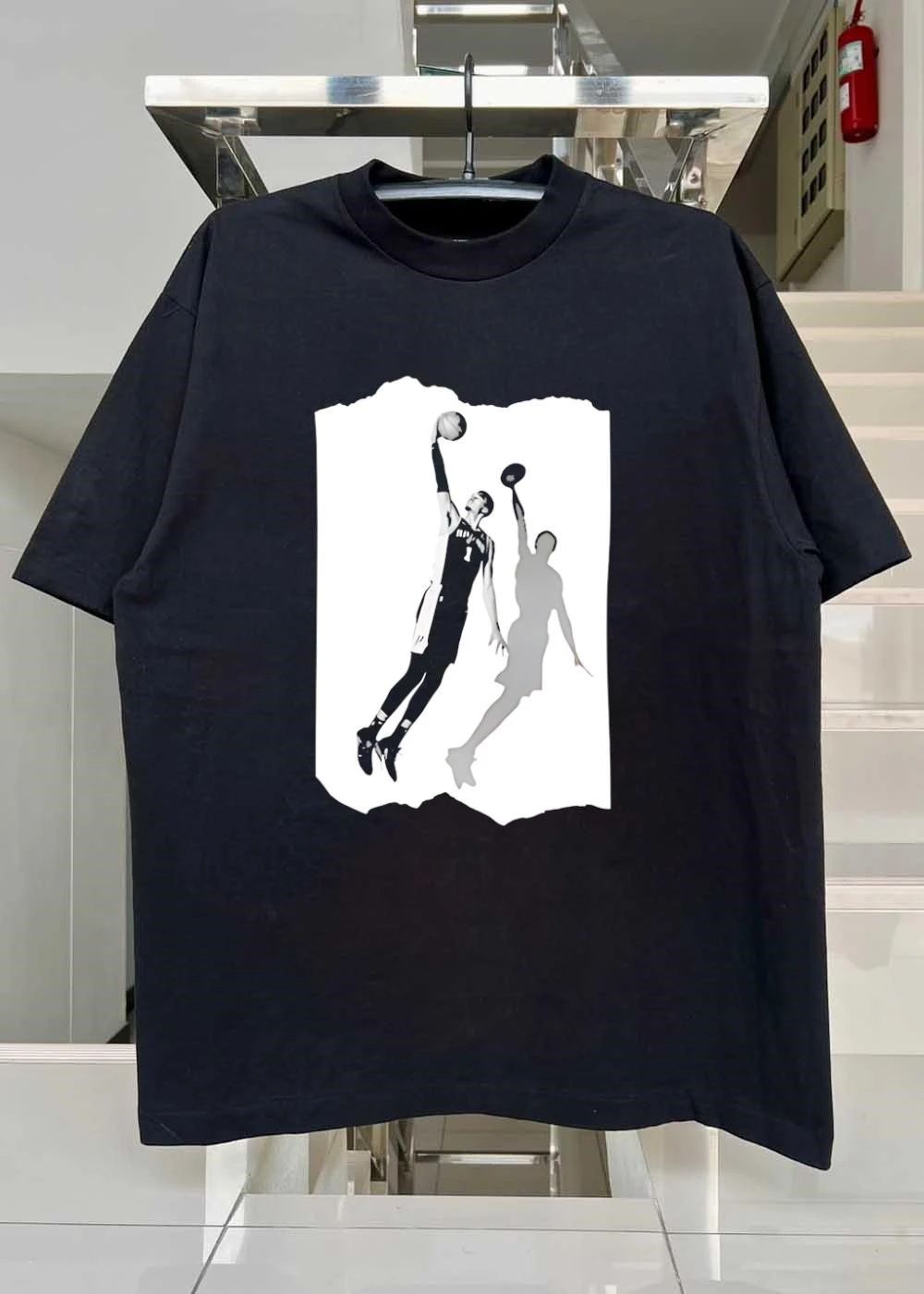 Spurs Victor Wembanyama Dunking 1 San Antonio Spurs T-Shirt