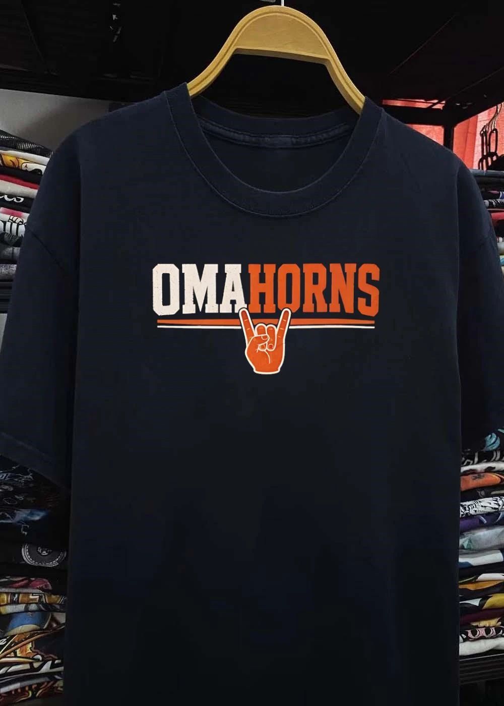 Fan Gear Hook em OmaHorns Hand Sign T-Shirt