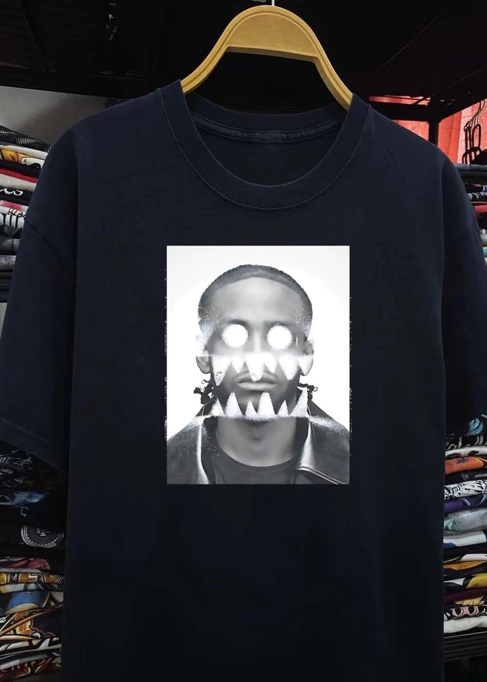 Astro Photo Surreal Man Glowing Eyes Sharp Teeth Men’s T-Shirt