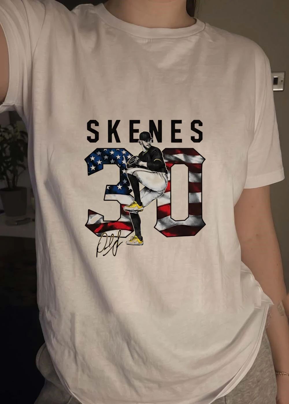 Skenes Signature Pitching Pose Skenes 30 Pittsburgh Pirates shirt