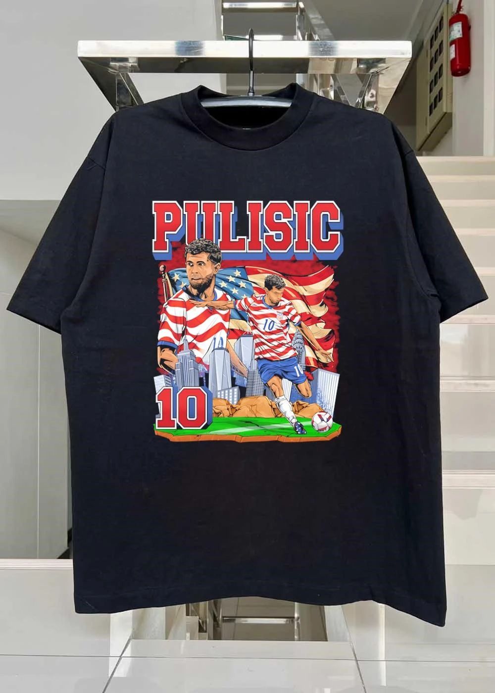 Pulisic Soccer Player Kicking Ball USA 10 T-Shirt