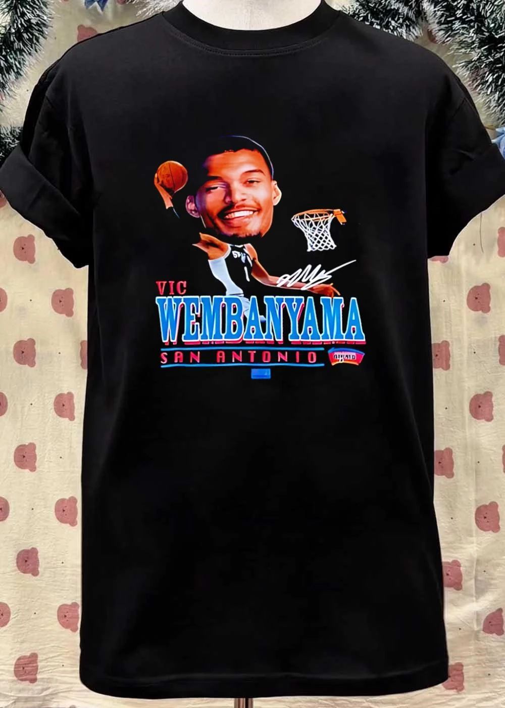 Vic Wembanyama Autograph Dunking Vic Wembanyama San Antonio Spurs T-Shirt