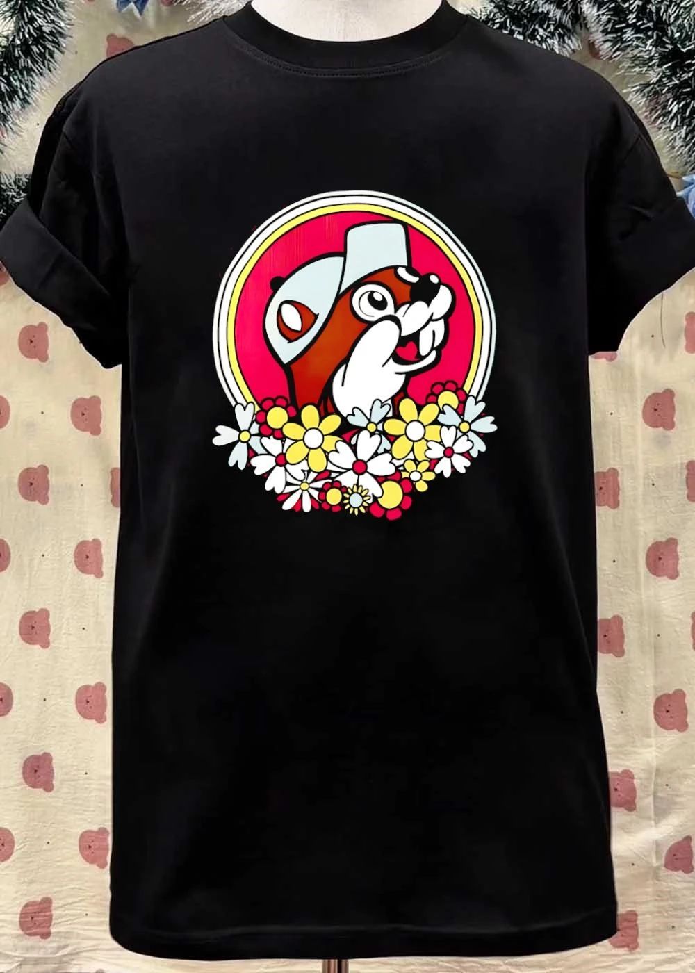 Buc-ee’s Beaver in Hat Surrounded by Flowers shirt