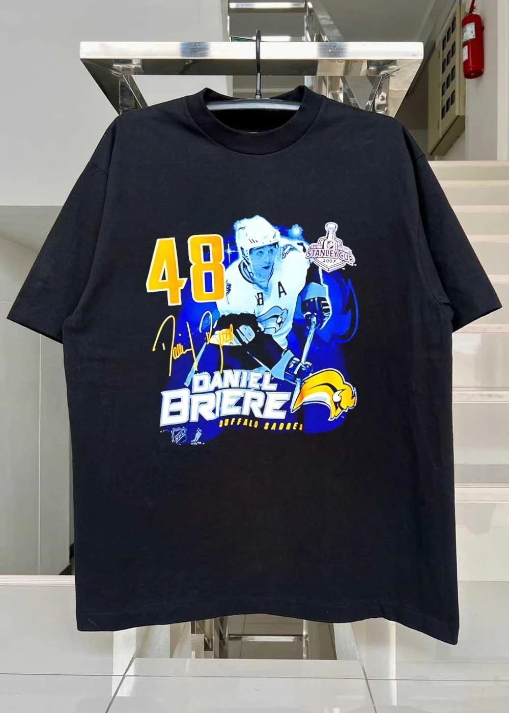 Buffalo Sabres Daniel Briere 48 signature shirt