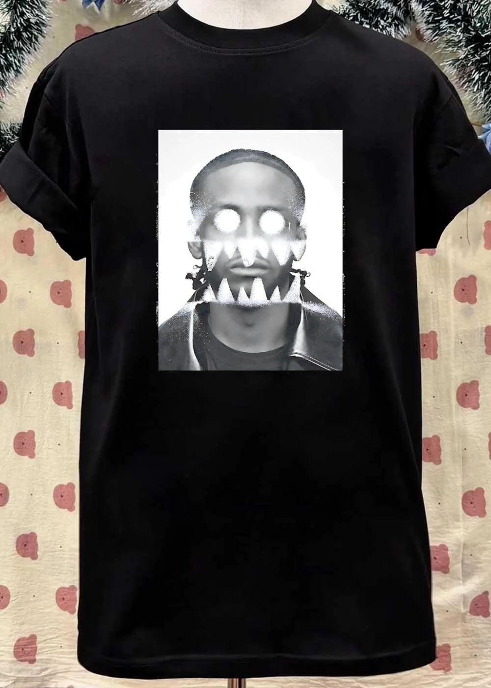 Astro Photo Surreal Man Glowing Eyes Sharp Teeth Men’s T-Shirt